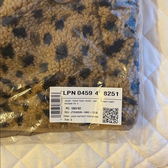 Fabletics Tahoe Teddy Jacket Leopard Size Small - Picture 5 of 10